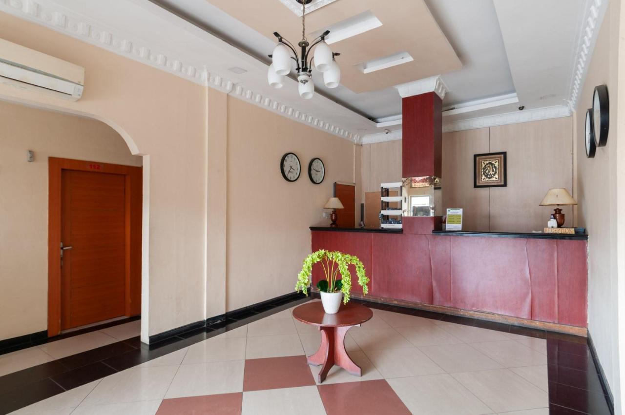 Urbanview Hotel Syariah Residence Medan By Reddoorz Экстерьер фото