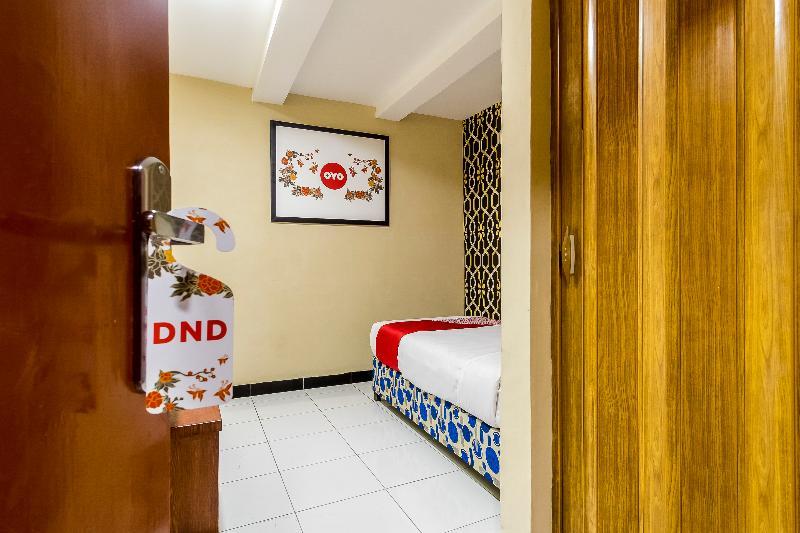 Urbanview Hotel Syariah Residence Medan By Reddoorz Экстерьер фото